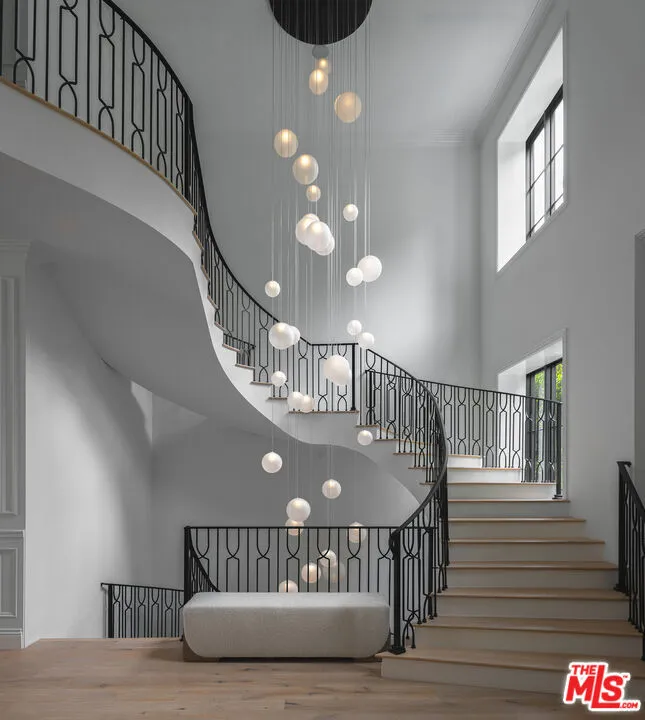 9520 Hidden Valley Road, Beverly Hills, California 90210 home-pic-2